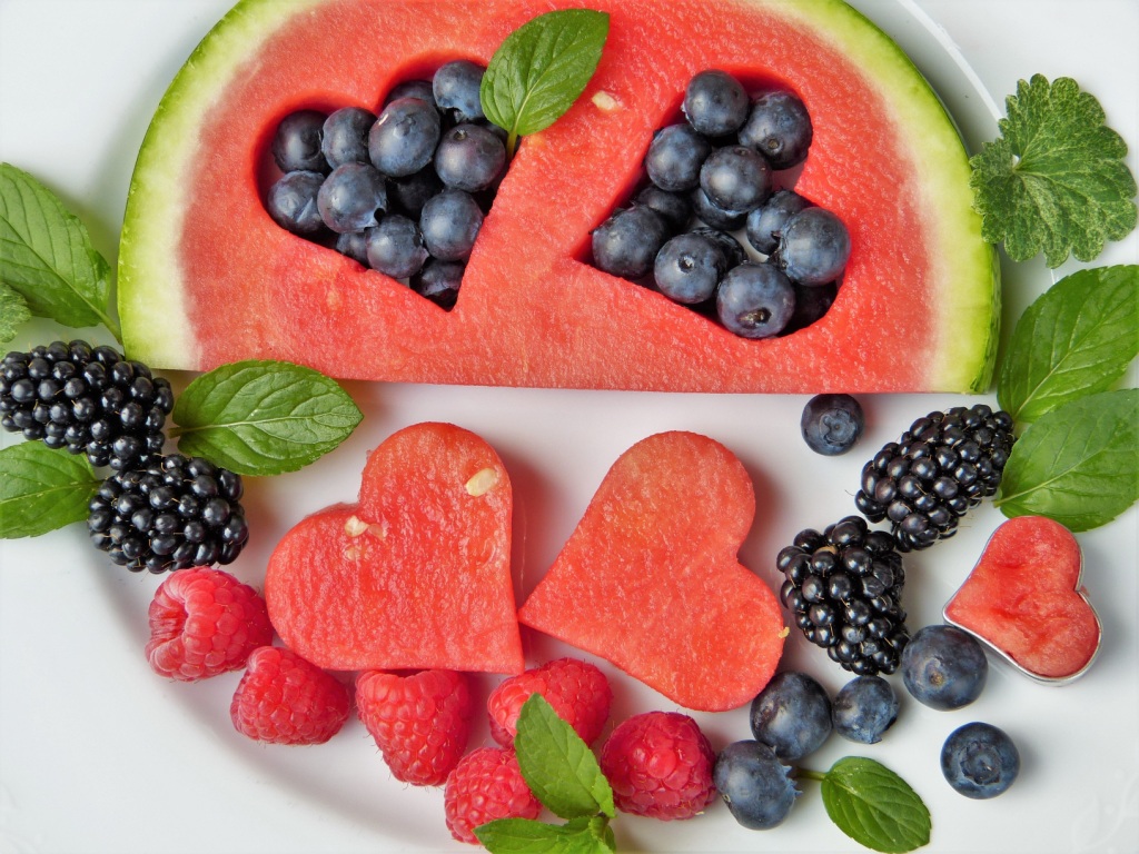 Gratitude Diet (heart-shaped fruit, etc.)