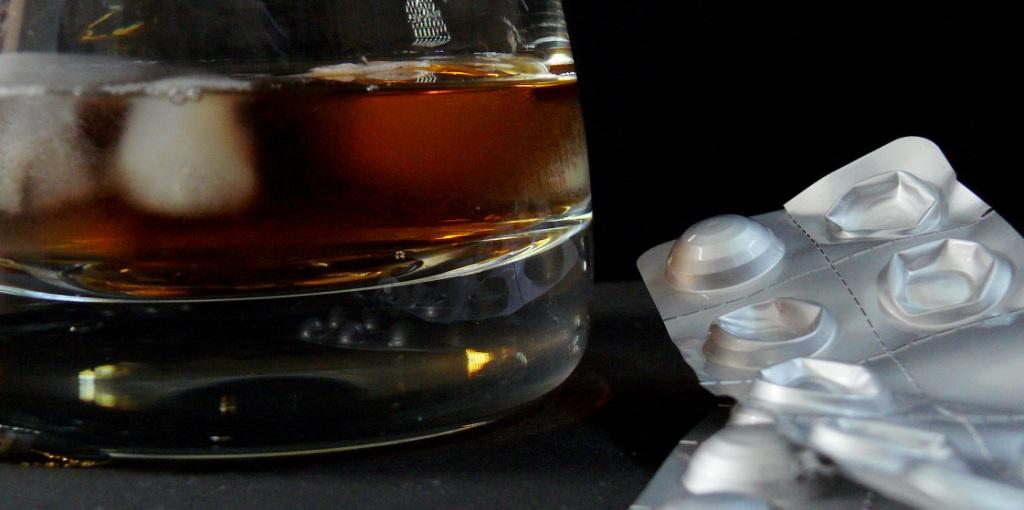 Drink & drugs at bar