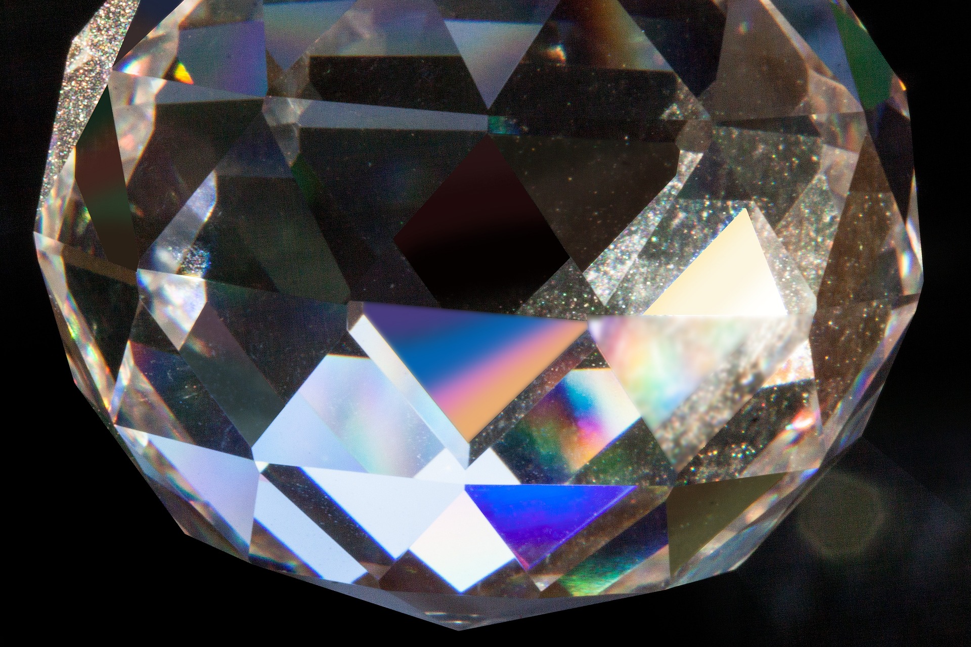 'Mirror or Prism?' crystal gem